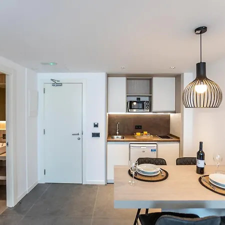 Art Apartment *